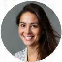Photo of Carolina Oliveira.
